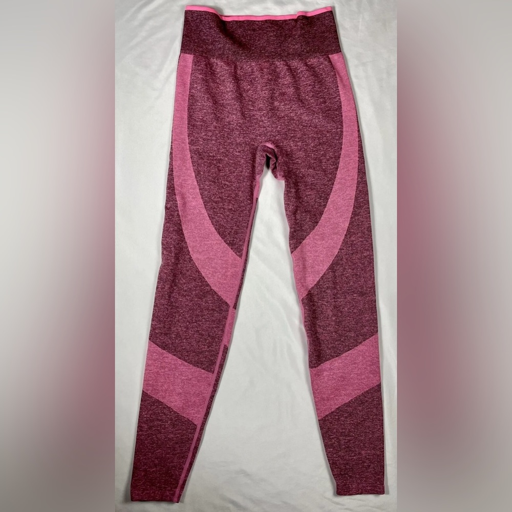 PINK VICTORIA SECRET SEAMLESS LEGGINGS WOMEN’S SMALL,  WITH SWIRL PINK